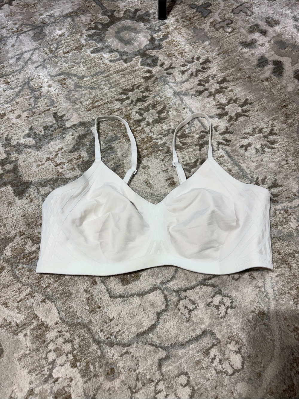 Honeylove White silhouette seamless Support Bra size medium
